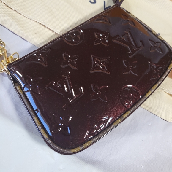 Sold- Brand new authentic Louis Vuitton Mini Pochette Vernis - Picture 14 of 16